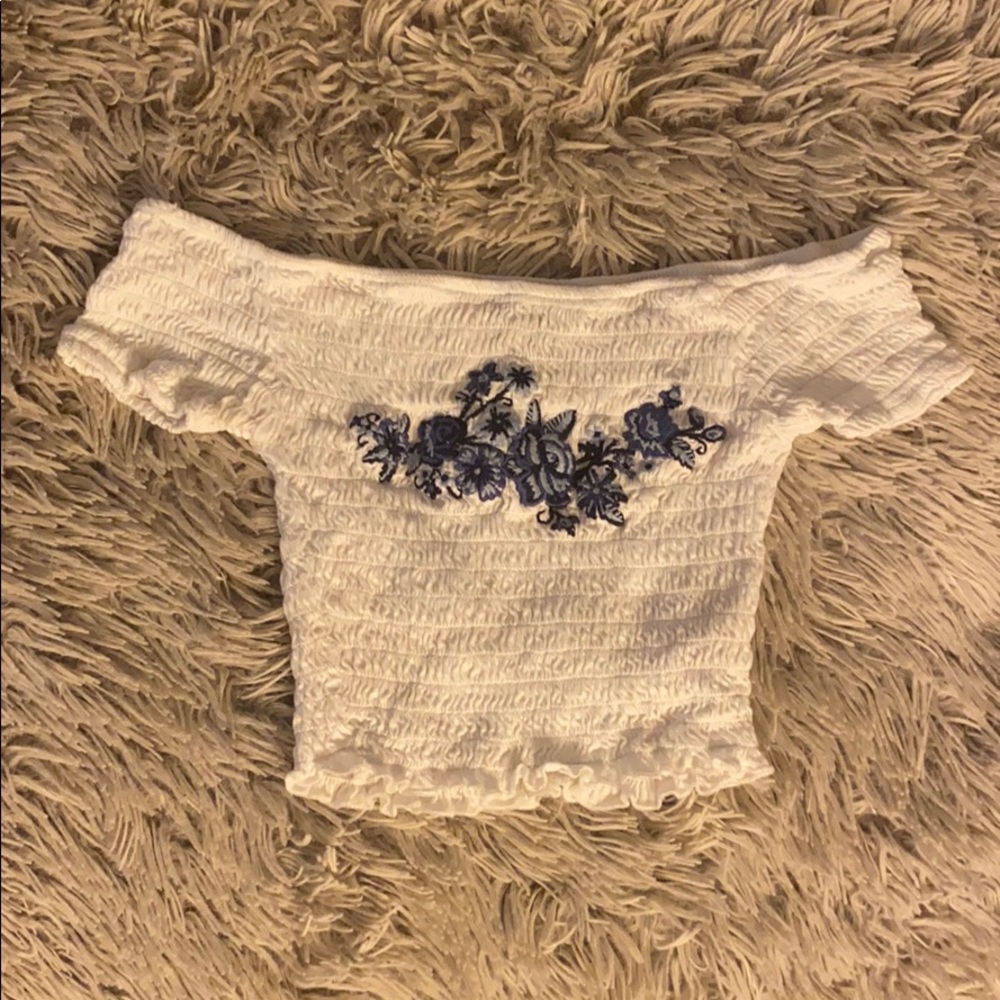 white and blue floral print ribbed cropped top